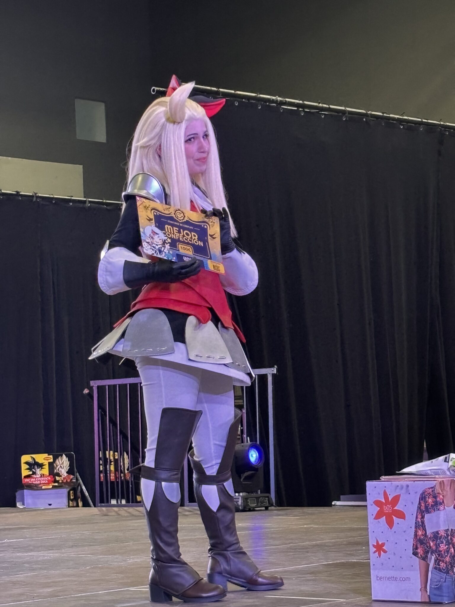 Mery Nyan premio a mejor confección con su cosplay de Bravely Default en Japan Weekend Barcelona 2026