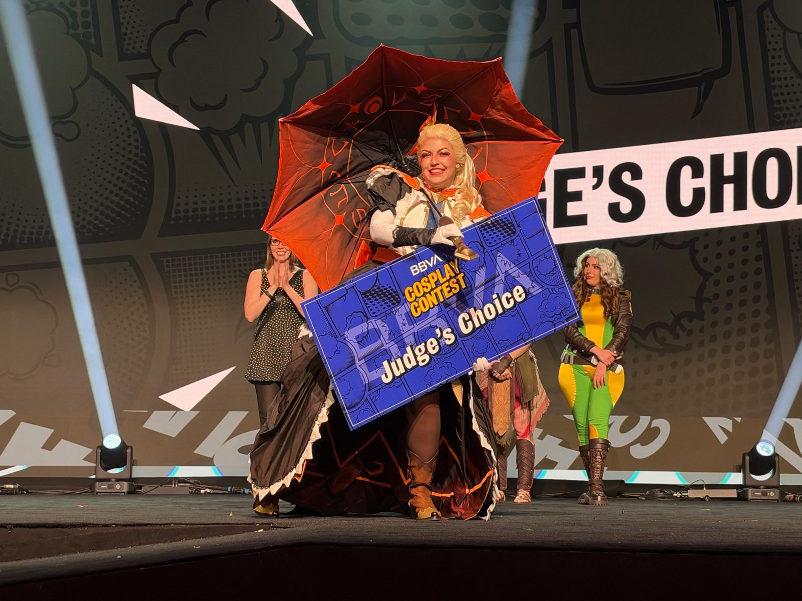 Jutsukino con su cosplay de Leona de League of Legends, Jury Choice en el BBVA Cosplay Contest de San Diego Comic-Con Málaga 2026